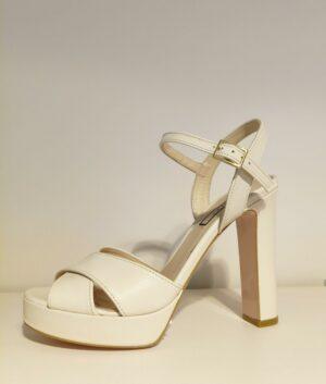 SANDALES À TALONS TRÈS HAUT BEIGE