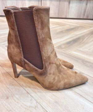 MI/MAI Bottines à talon et bout pointu Dora beige Suède rive gauche belfort