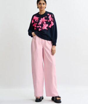 ESSENTIEL ANTWERPS weatshirt en coton bleu marine à broderie rose