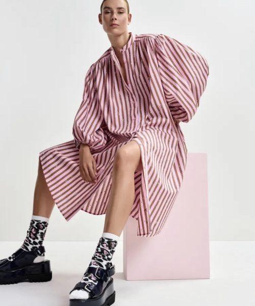 ESSENTIEL ANTWERP Robe longue rose et brune à rayures, col mandarin et strass Boutique rive gauche Belfort
