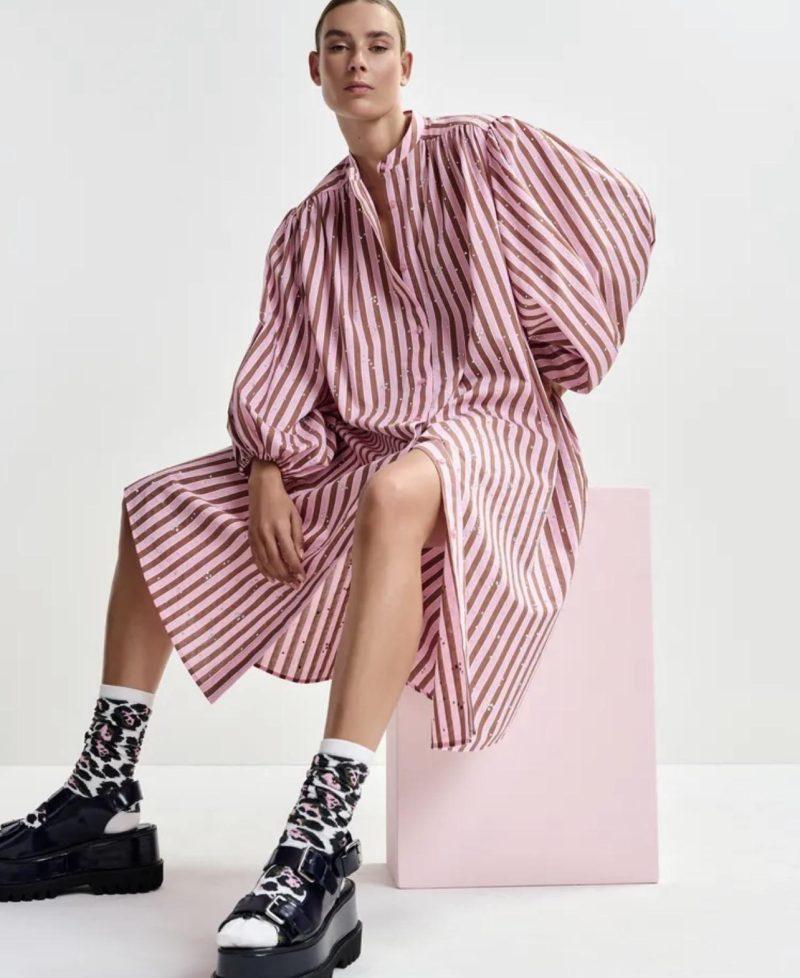 ESSENTIEL ANTWERP Robe longue rose et brune à rayures, col mandarin et strass Boutique rive gauche Belfort