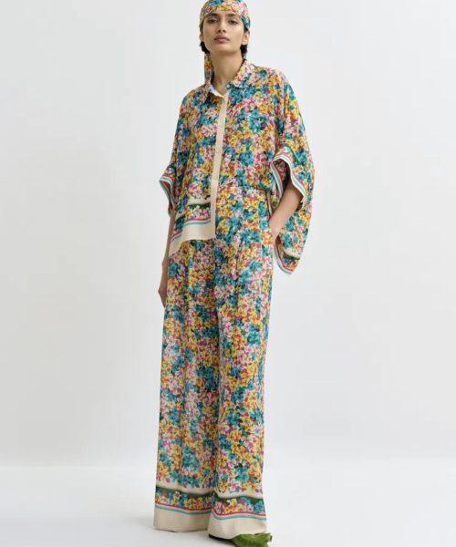 ESSENTIEL ANTWERP Chemise oversize en soie mélangée à imprimé fleuri jaune, bleue et multicoloreBoutique rive gauche Belfort