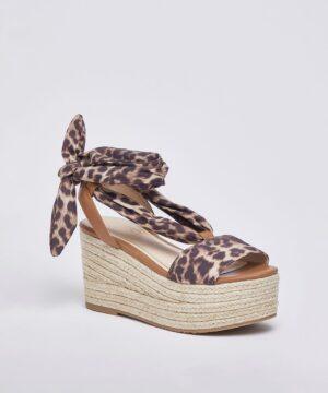 Sandales à semelle compensée