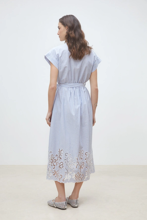 Robe-chemise-longue-a-rayures-brodees-dos