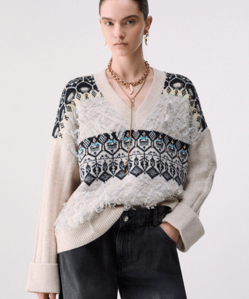 Pull en maille avec broderie