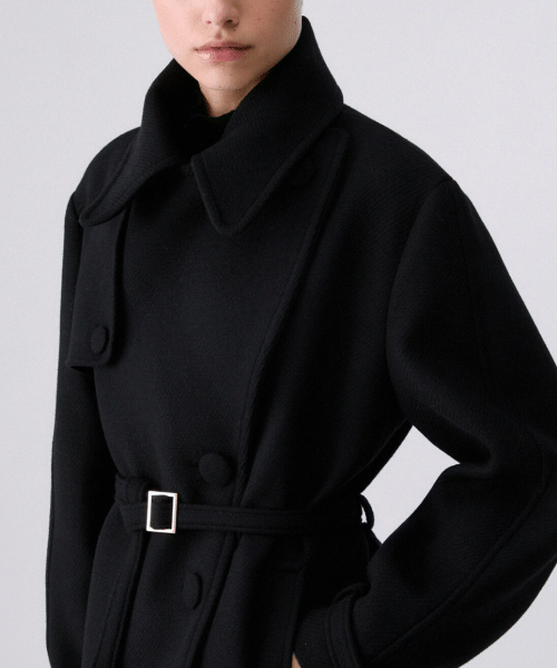 Manteau en laine avec ceinture